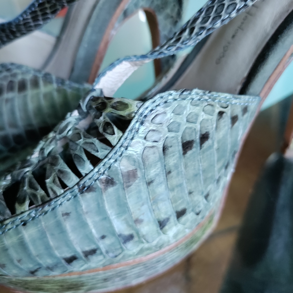 Woman shoes